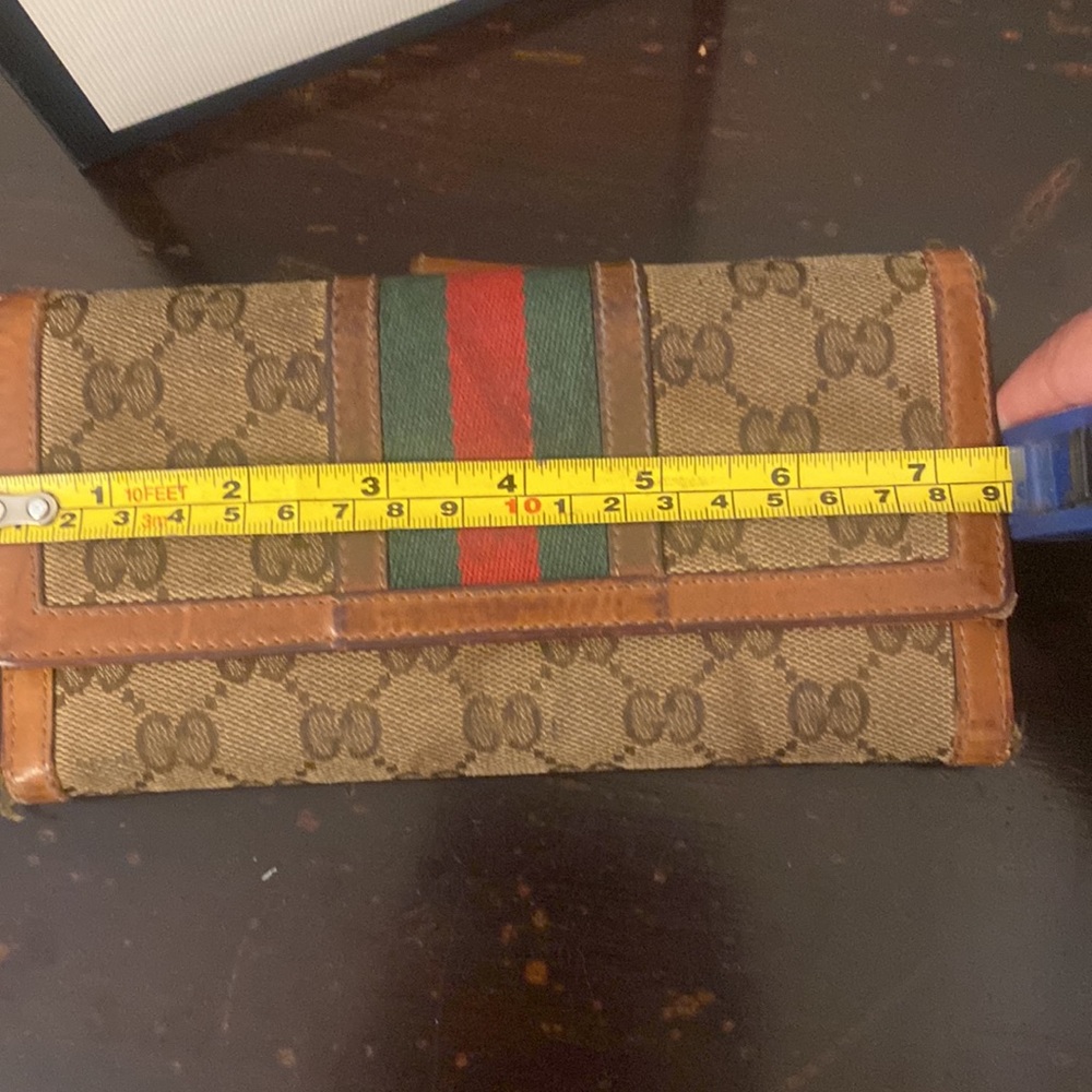Authentic Gucci Wallet - Picture 15 of 16